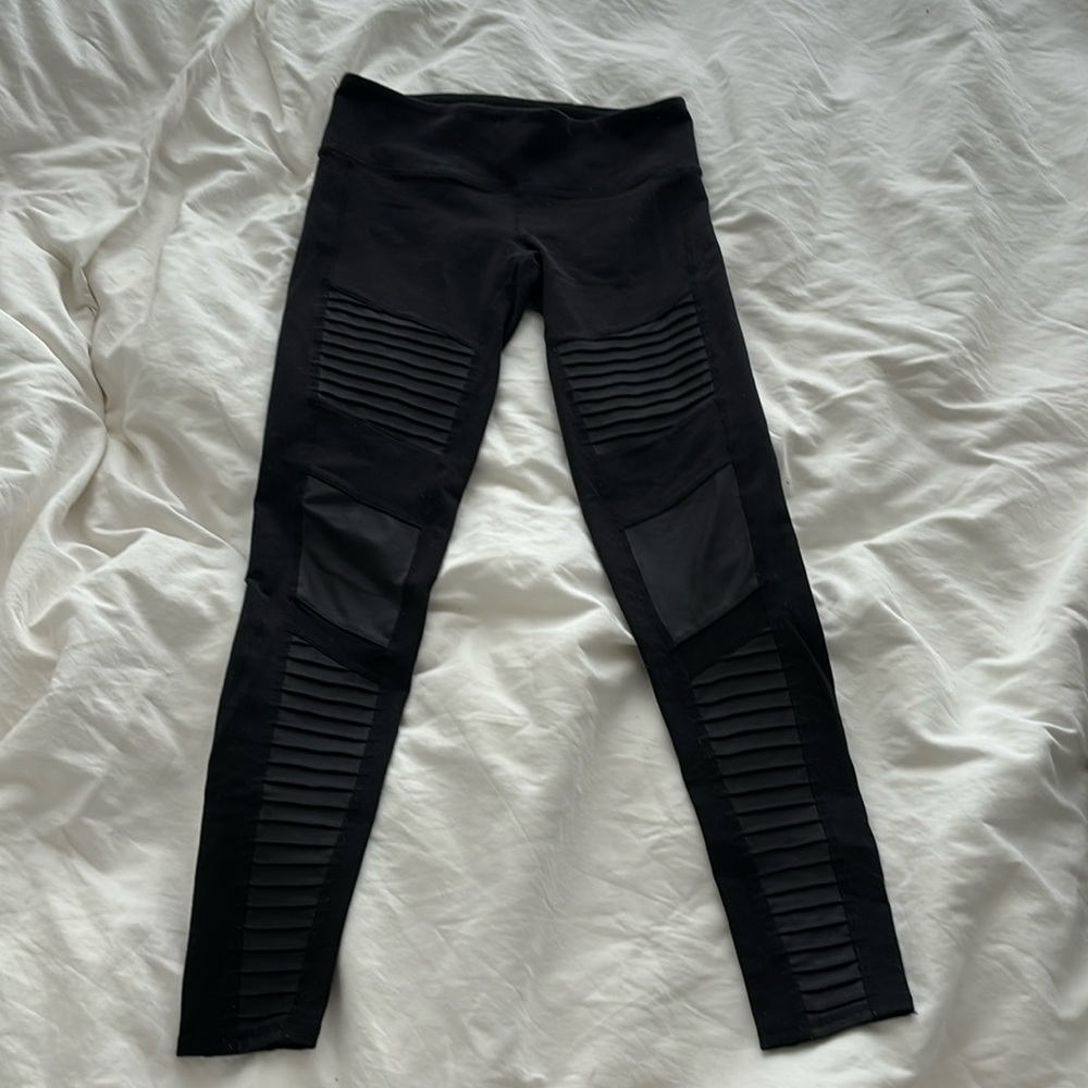 Alo Yoga Moto Legging